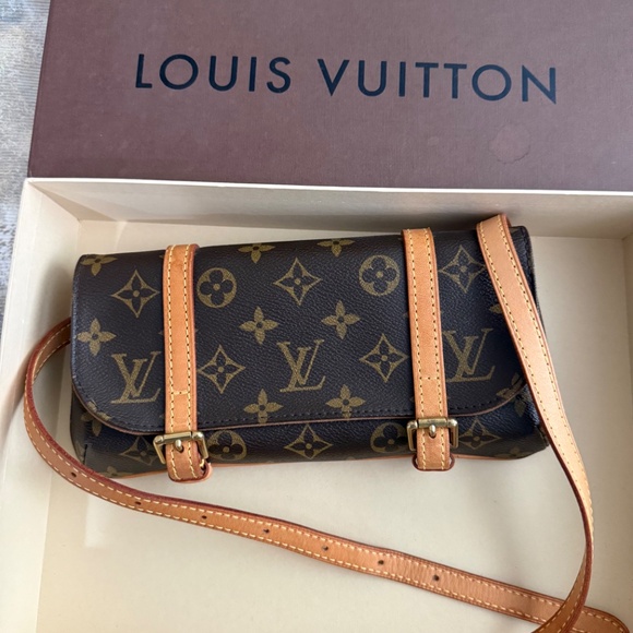 Louis Vuitton Monogram Leather Double Buckle Bum Fanny Pack Waist Belt Bag - Picture 2 of 4
